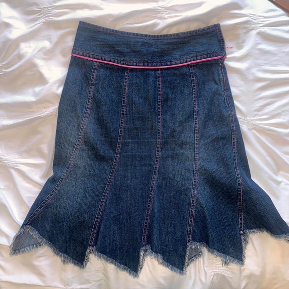 Etam Weekend, vintage denim midi skirt w/ pink stitching & buttons - Picture 4 of 4